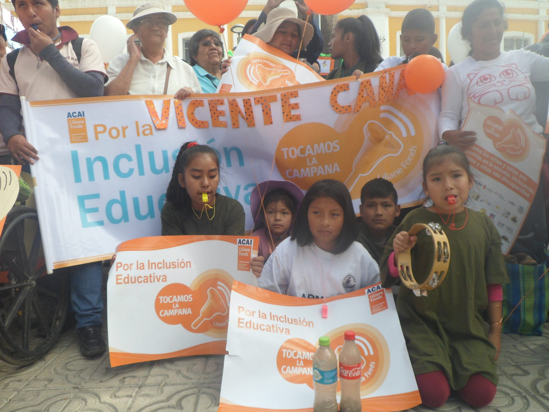 Suena la campana por la inclusion Intercanvi educatiu Cochabamba